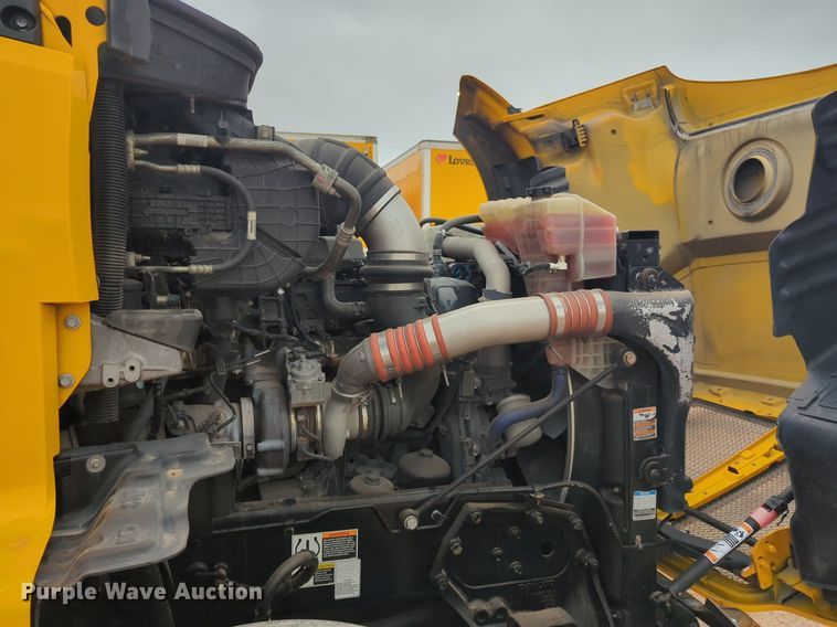 image for item NG9845 2020 Kenworth T680 semi truck