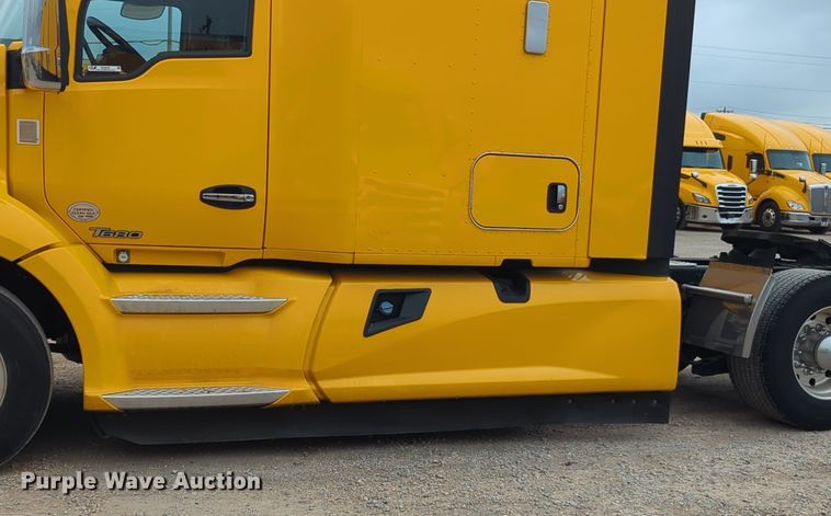 image for item NG9846 2020 Kenworth T680 semi truck