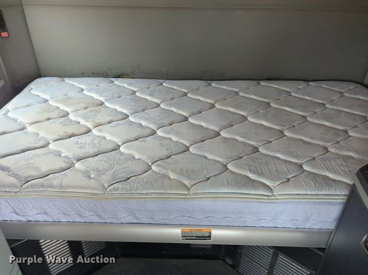 image for item NG9846 2020 Kenworth T680 semi truck