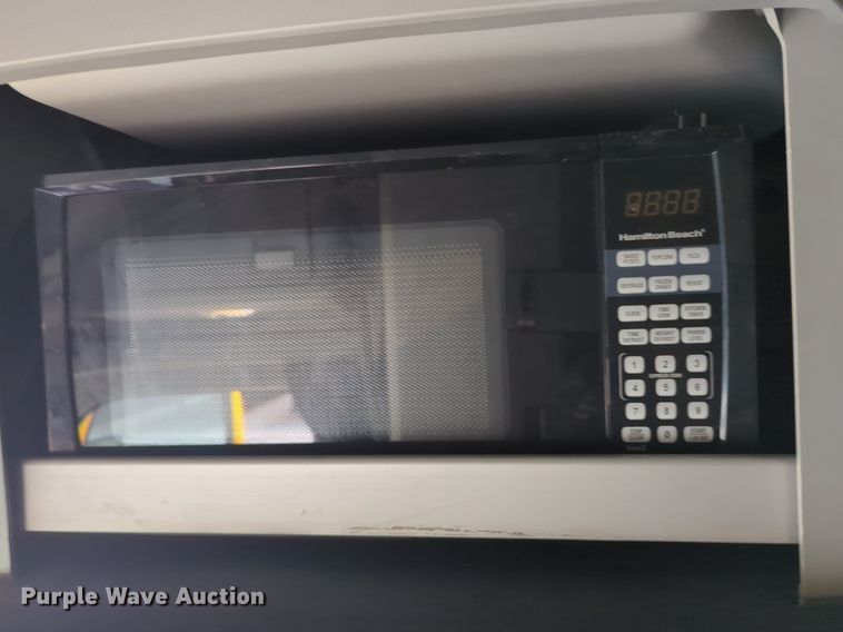 image for item NG9846 2020 Kenworth T680 semi truck