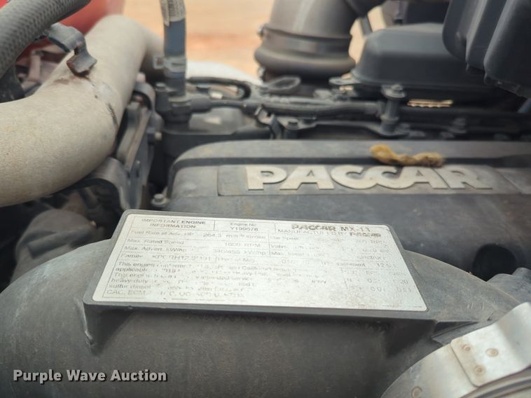 image for item NG9846 2020 Kenworth T680 semi truck