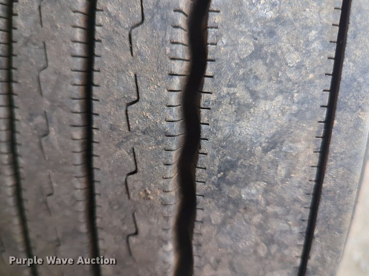 image for item NG9846 2020 Kenworth T680 semi truck