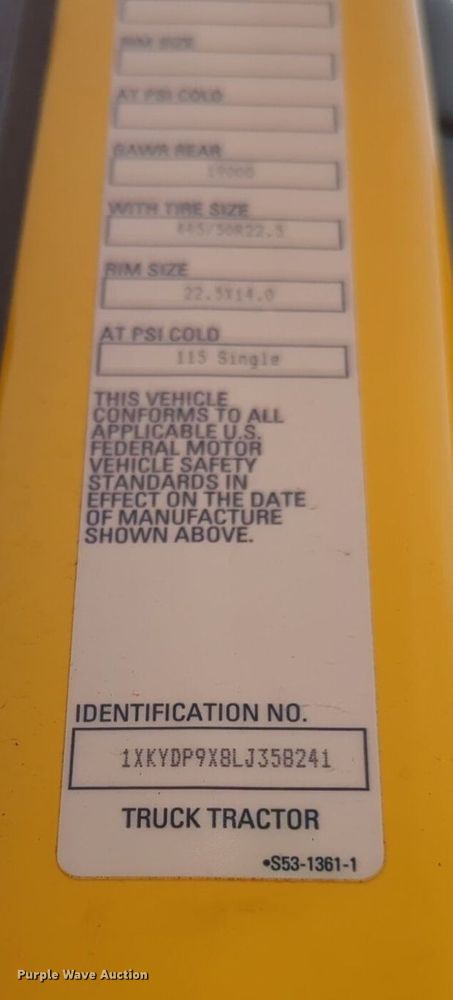 image for item NG9846 2020 Kenworth T680 semi truck