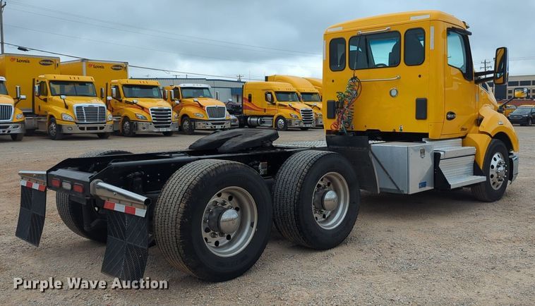 image for item NG9849 2020 Kenworth T680 semi truck