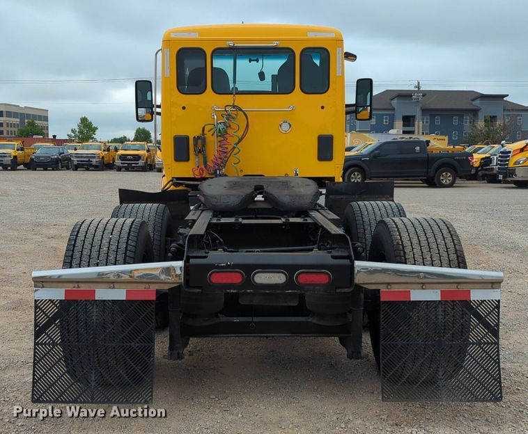 image for item NG9849 2020 Kenworth T680 semi truck