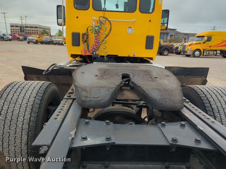 image for item NG9849 2020 Kenworth T680 semi truck