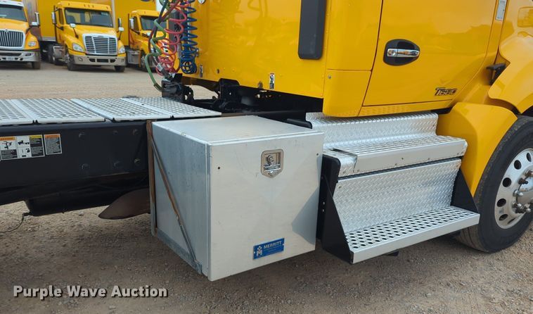 image for item NG9849 2020 Kenworth T680 semi truck