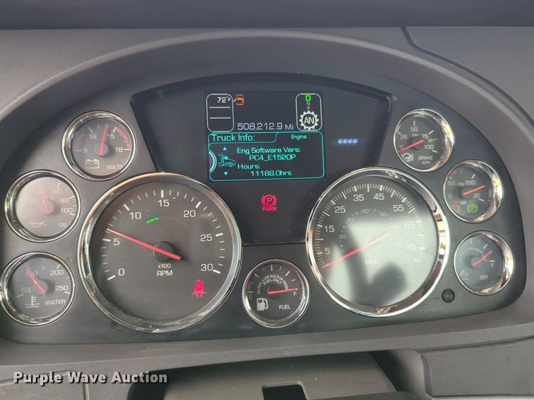 image for item NG9849 2020 Kenworth T680 semi truck