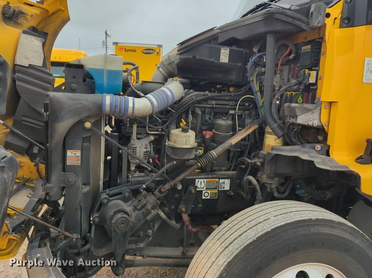 image for item NG9849 2020 Kenworth T680 semi truck