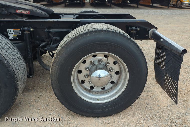 image for item NG9849 2020 Kenworth T680 semi truck