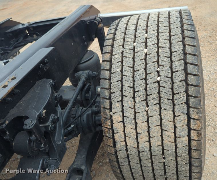 image for item NG9849 2020 Kenworth T680 semi truck