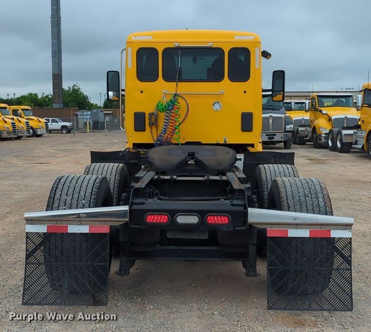 image for item NG9850 2020 Kenworth T680 semi truck