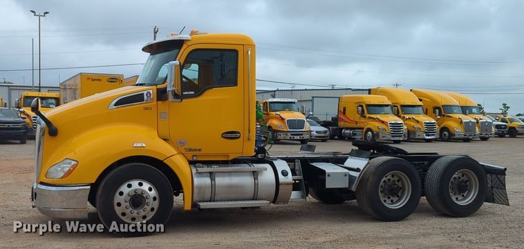 image for item NG9850 2020 Kenworth T680 semi truck