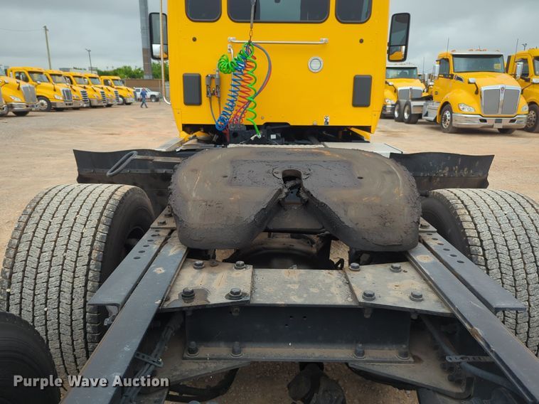 image for item NG9850 2020 Kenworth T680 semi truck