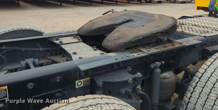 image for item NG9850 2020 Kenworth T680 semi truck