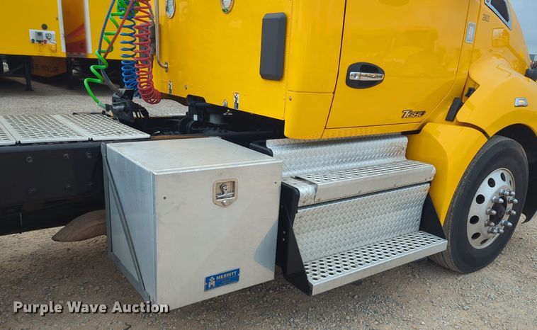 image for item NG9850 2020 Kenworth T680 semi truck