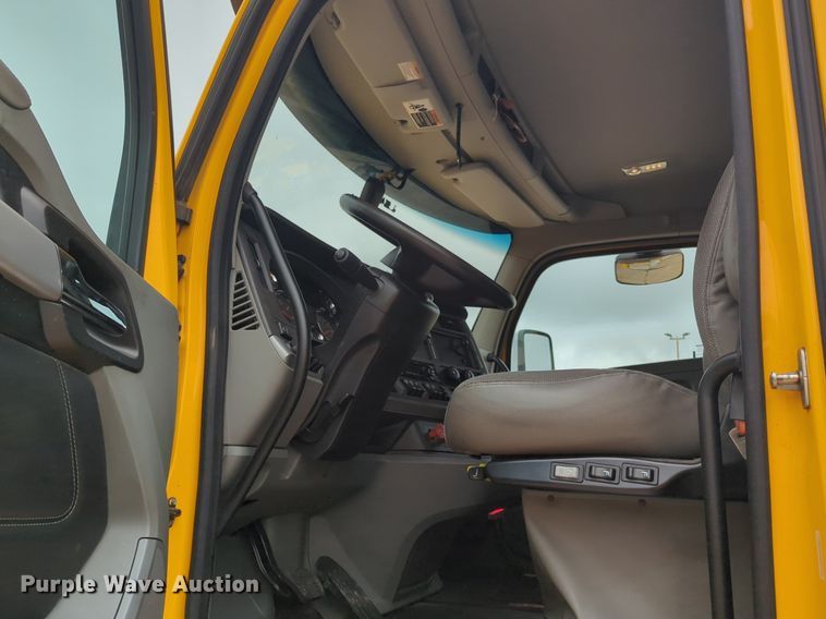 image for item NG9850 2020 Kenworth T680 semi truck