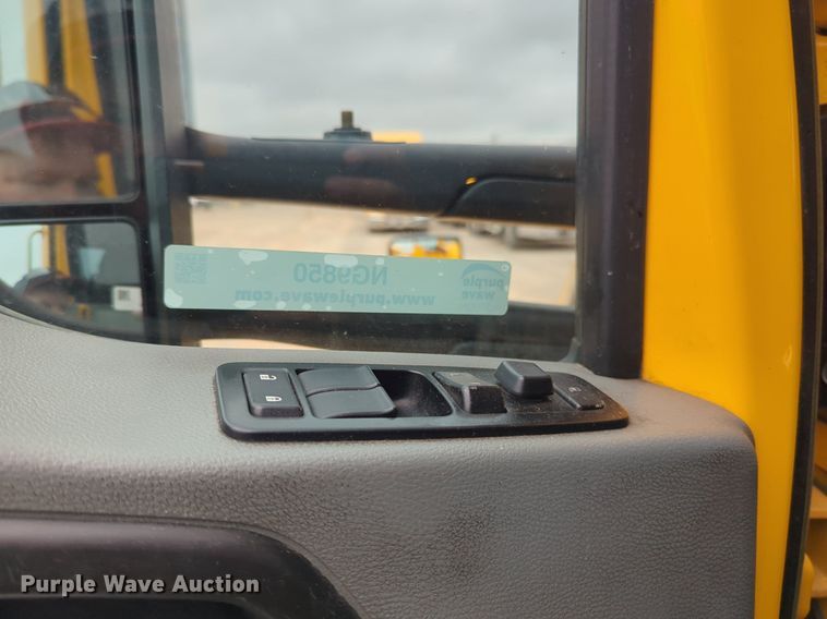 image for item NG9850 2020 Kenworth T680 semi truck