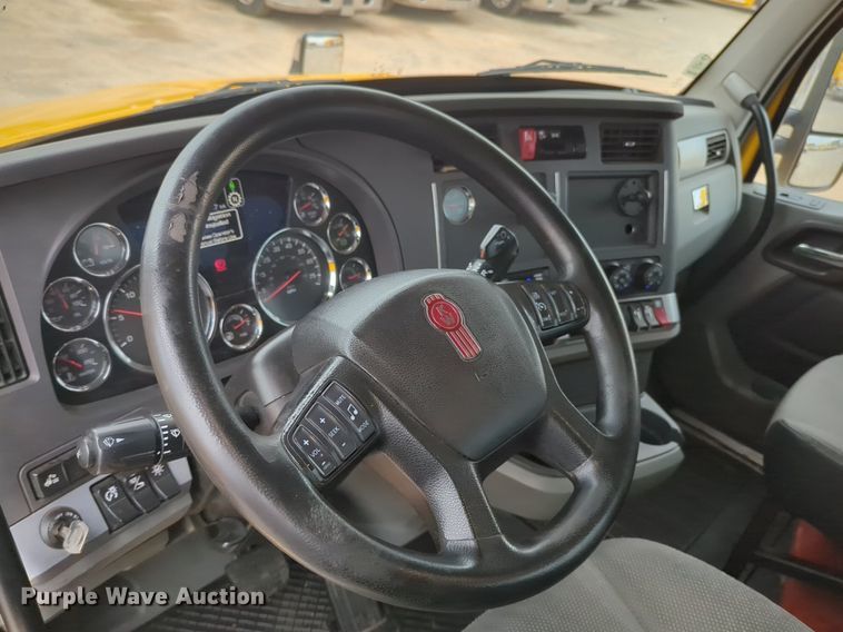 image for item NG9850 2020 Kenworth T680 semi truck