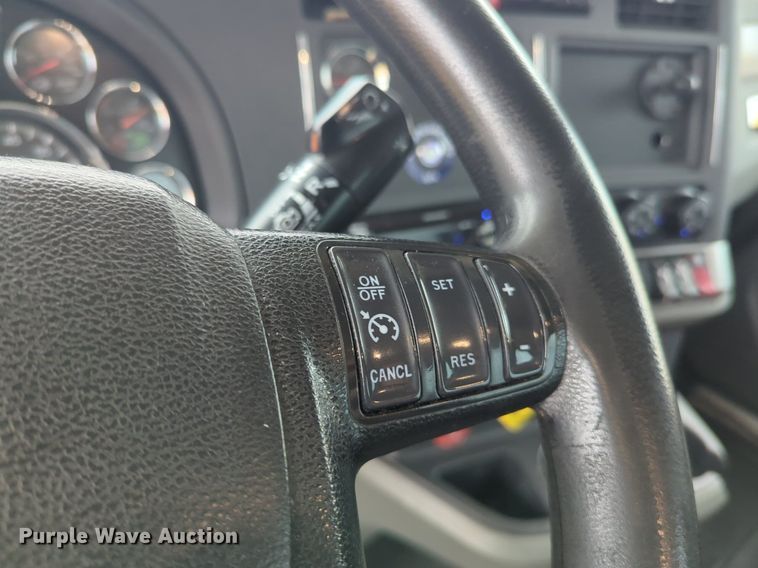 image for item NG9850 2020 Kenworth T680 semi truck