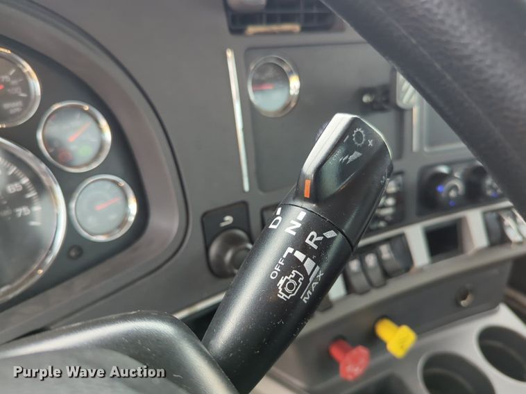 image for item NG9850 2020 Kenworth T680 semi truck