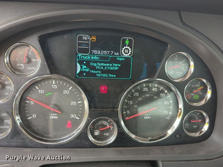 image for item NG9850 2020 Kenworth T680 semi truck