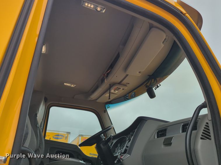 image for item NG9850 2020 Kenworth T680 semi truck