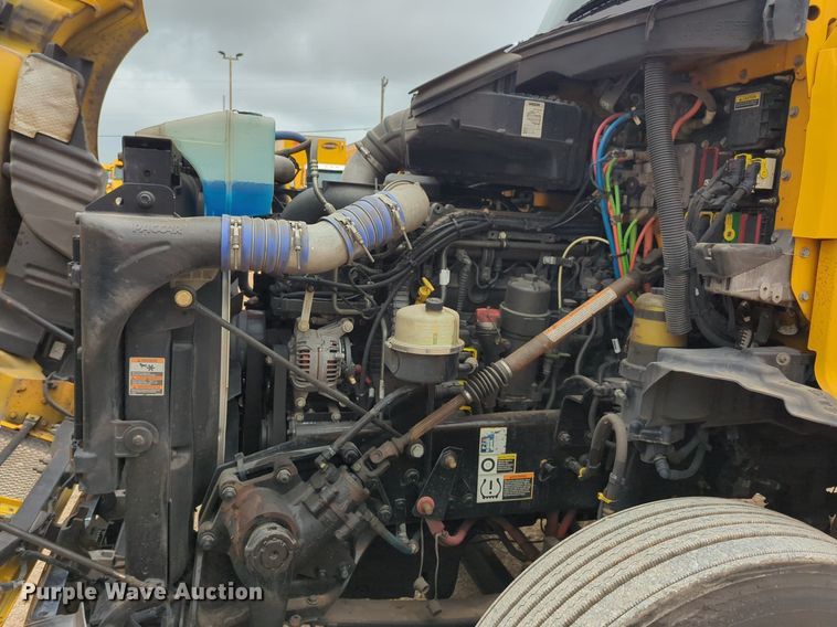 image for item NG9850 2020 Kenworth T680 semi truck