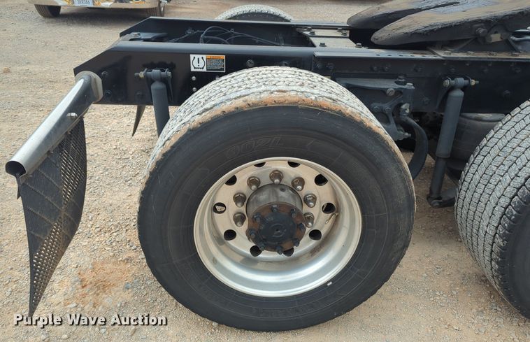 image for item NG9850 2020 Kenworth T680 semi truck