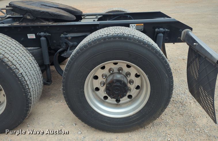 image for item NG9850 2020 Kenworth T680 semi truck