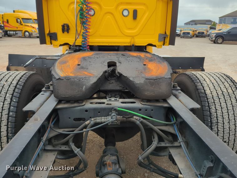 image for item NG9851 2021 Freightliner Cascadia semi truck