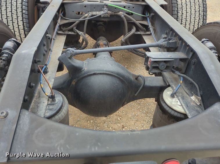 image for item NG9851 2021 Freightliner Cascadia semi truck