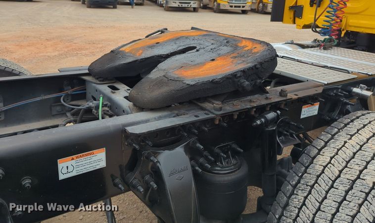 image for item NG9851 2021 Freightliner Cascadia semi truck