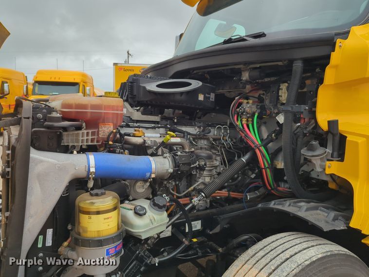 image for item NG9851 2021 Freightliner Cascadia semi truck