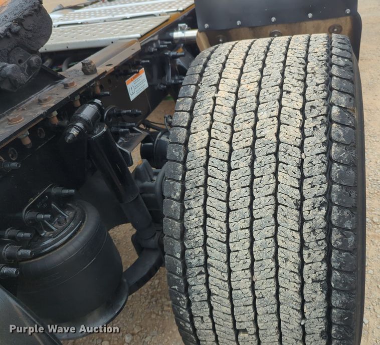 image for item NG9851 2021 Freightliner Cascadia semi truck