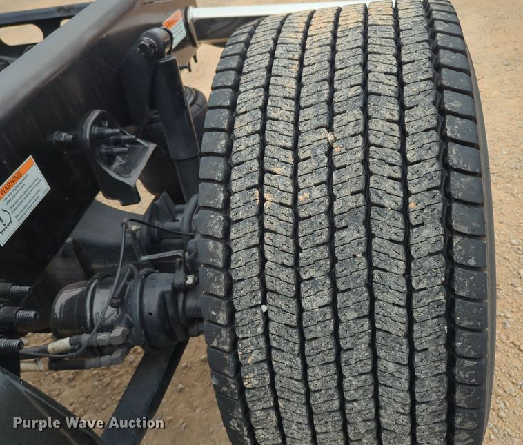 image for item NG9851 2021 Freightliner Cascadia semi truck