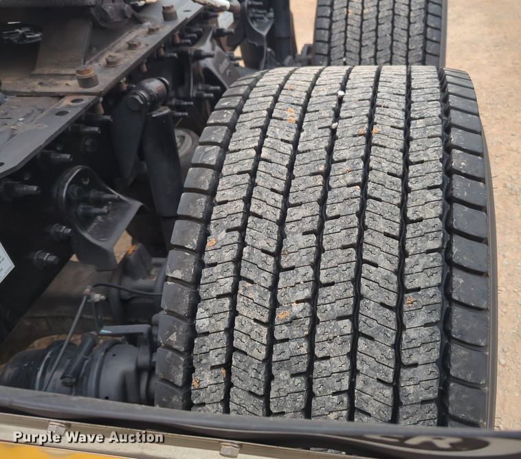 image for item NG9851 2021 Freightliner Cascadia semi truck