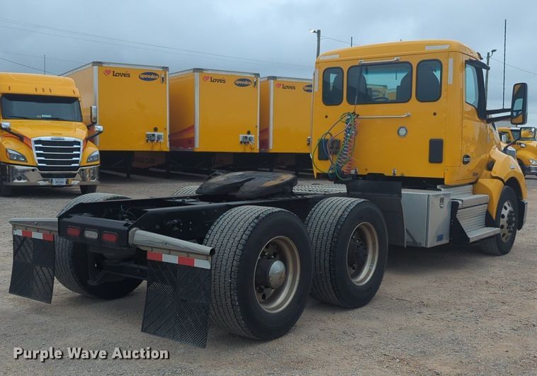 image for item NG9852 2020 Kenworth T680 semi truck