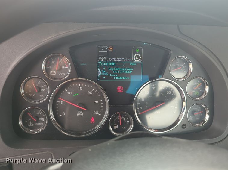 image for item NG9852 2020 Kenworth T680 semi truck