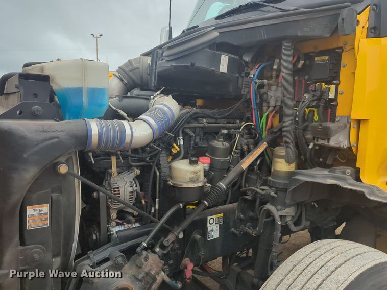 image for item NG9852 2020 Kenworth T680 semi truck