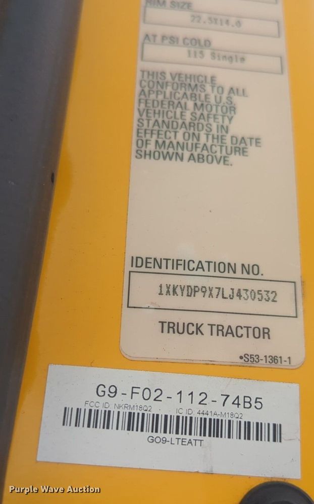 image for item NG9852 2020 Kenworth T680 semi truck