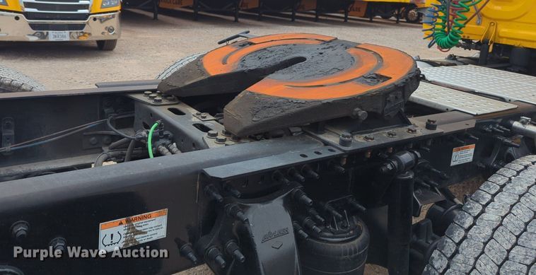 image for item NG9855 2021 Freightliner Cascadia semi truck