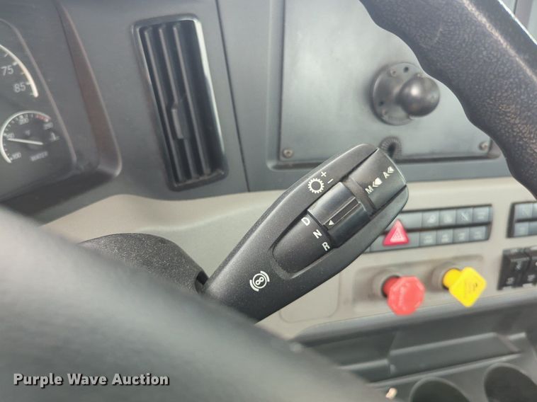 image for item NG9855 2021 Freightliner Cascadia semi truck