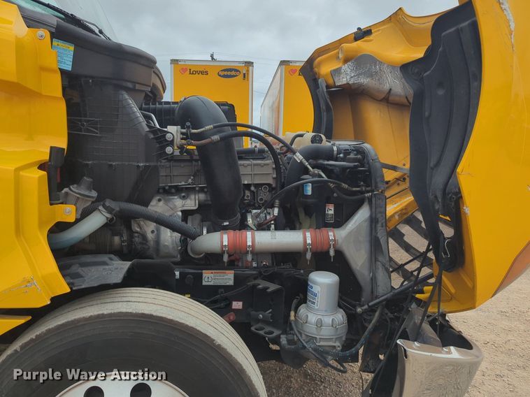 image for item NG9855 2021 Freightliner Cascadia semi truck