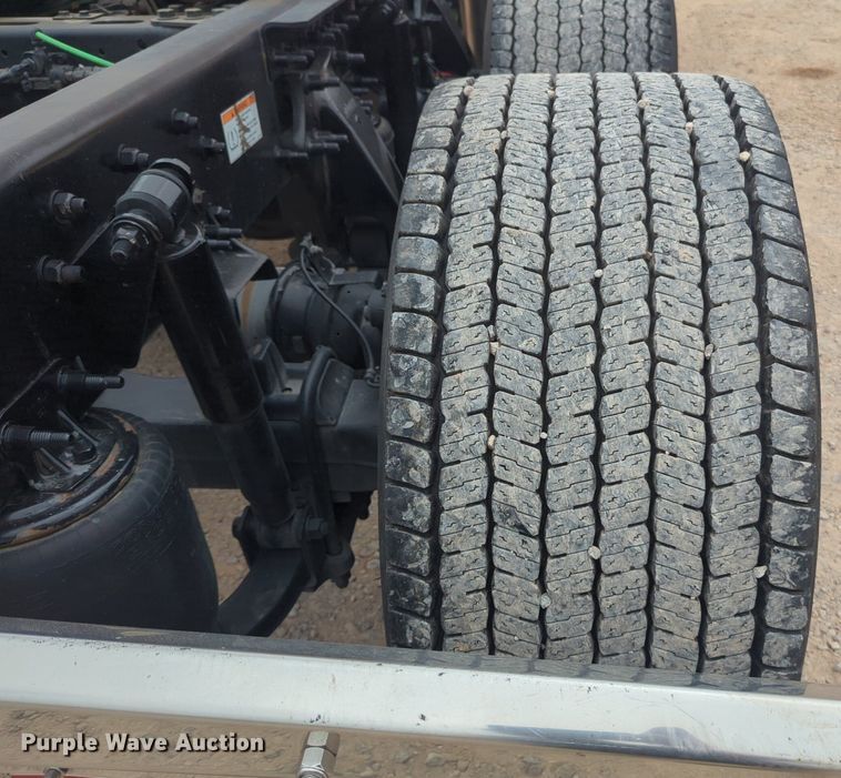 image for item NG9855 2021 Freightliner Cascadia semi truck