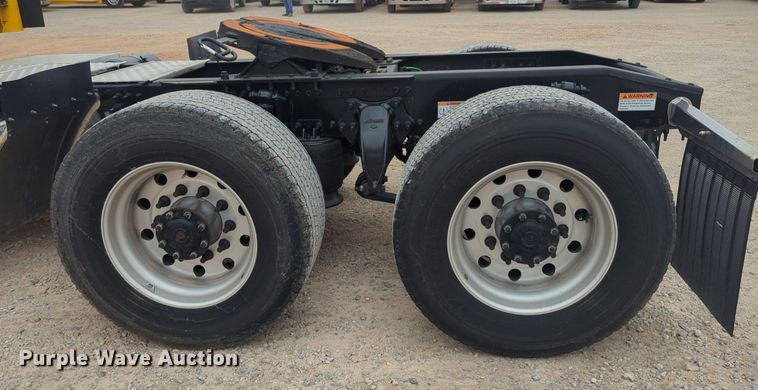 image for item NG9855 2021 Freightliner Cascadia semi truck