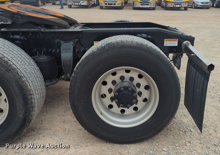 image for item NG9855 2021 Freightliner Cascadia semi truck