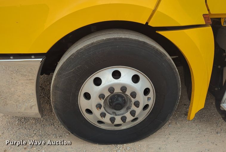 image for item NG9855 2021 Freightliner Cascadia semi truck