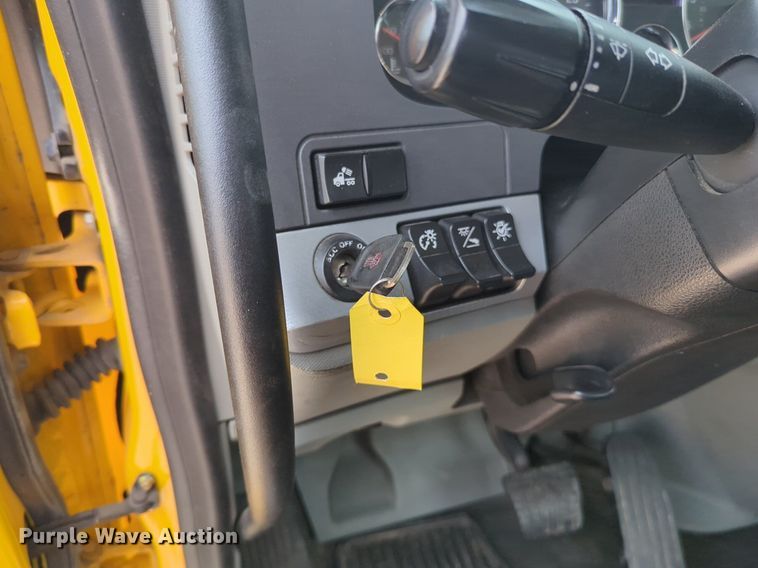 image for item NG9857 2020 Kenworth T680 semi truck