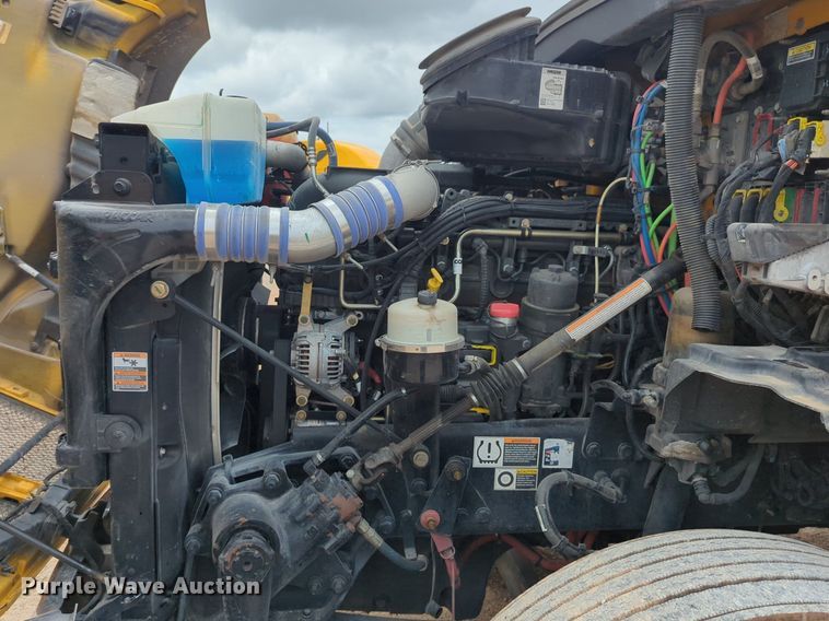 image for item NG9857 2020 Kenworth T680 semi truck